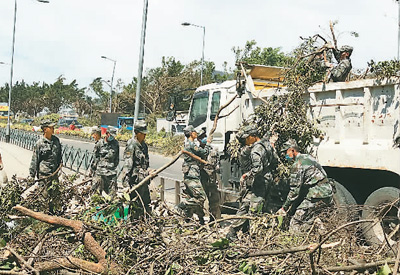 风雨中 有最可爱的人