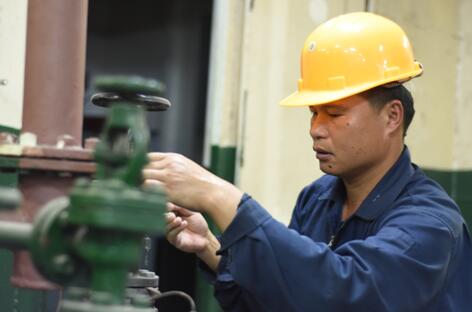 【中国梦&middot;践行者】&ldquo;深海利剑&rdquo;守护者 23年为海军战舰保驾护航