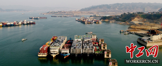 罗静：黄金水道上的“铿锵玫瑰”