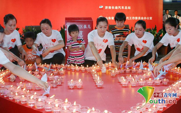 中华第一站：用坚守　为百姓出行送上一份温暖与平安