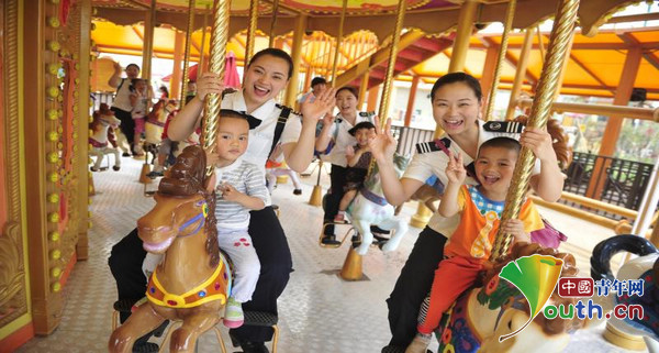 中华第一站：用坚守　为百姓出行送上一份温暖与平安