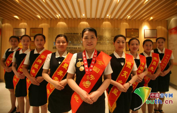 中华第一站：用坚守　为百姓出行送上一份温暖与平安