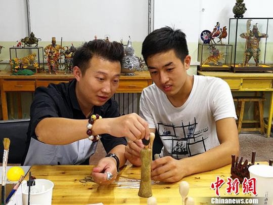 &ldquo;80后&rdquo;面塑大师冀将中国传统工艺推向海外