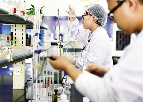 国产优质奶粉大步&ldquo;走出去&rdquo;