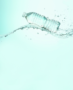 价格探底 瓶装水的“季末狂欢”