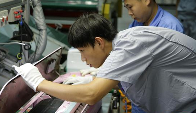 28岁&ldquo;大工匠&rdquo;王阳阳：4分23秒完成一台空调室外机组装