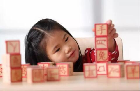 年薪84万上5天休5天，要会说中文!这份工作你想要吗?