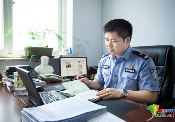 “打黑队长”王刚：盗抢重地实现零案发　邪不压正护正义