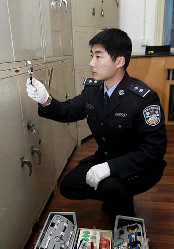 杨光磊：勇敢忠诚铸警魂