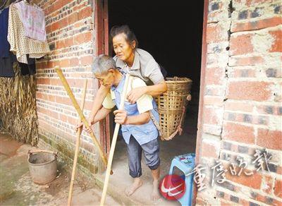 “背媳妇29年从没说过一个爱字” 这才是爱情的模样