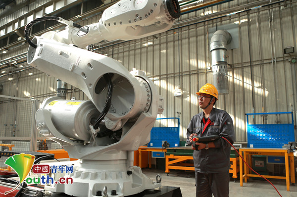 高铁标杆工人张雪松：数十年倾心助力提升“中国速度”