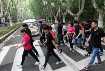 新版驾考十一后正式实施 斑马线上礼让行人成考试重点