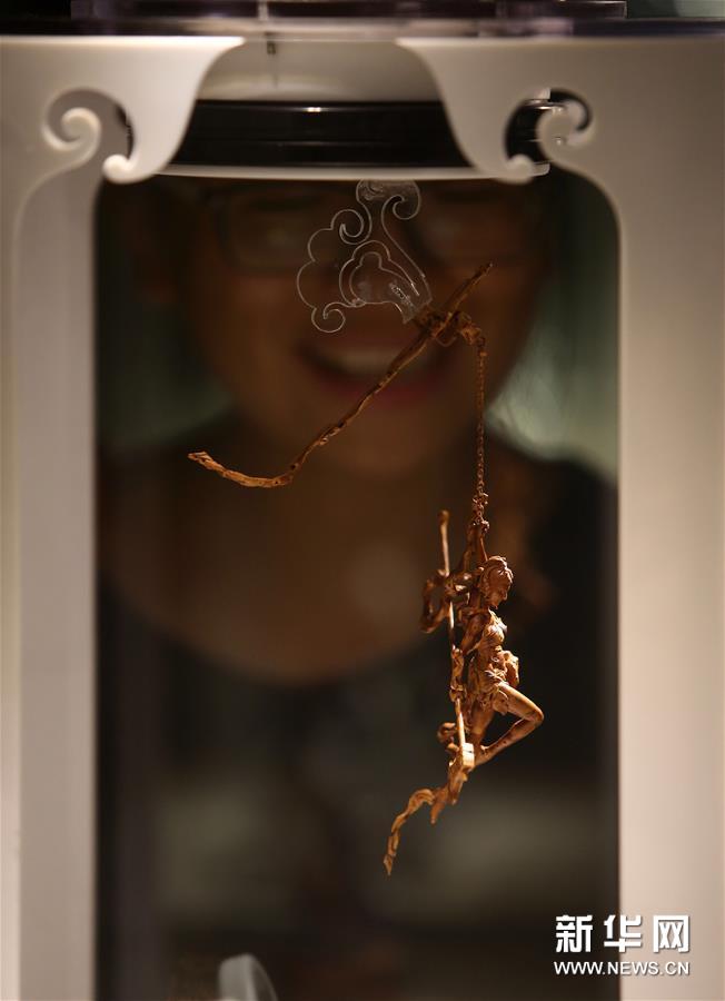 北京恭王府展国家级非遗传统核雕精品