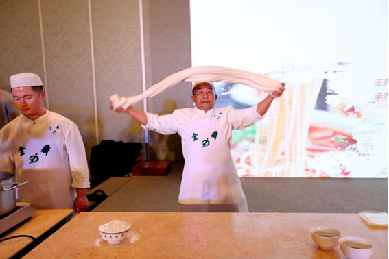 兰州牛肉拉面遇上意大利面 开启舌尖上的文化盛宴