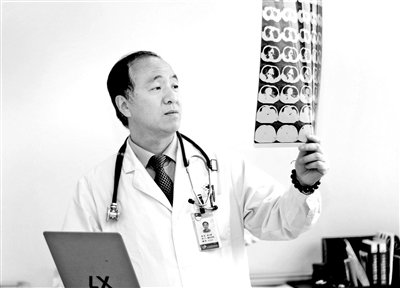 中国医生乘国际航班两度救人