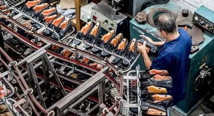 鞋子出厂价40元贴牌卖400元 国内厂商亟待塑造品牌