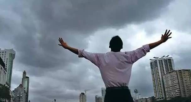 没买房的沸腾了,刘强东宣布一个大消息!风向真的变了