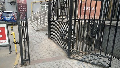 小区门禁问题多：大门随意通行 