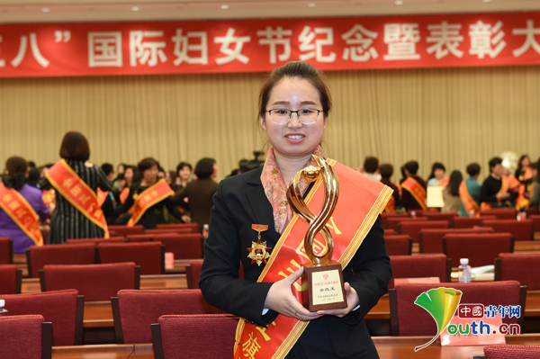 &ldquo;钢轨医生&rdquo;关改玉：旅客生命的&ldquo;守护神&rdquo;