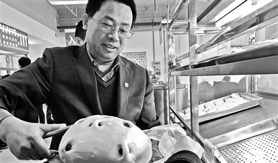 人大&ldquo;超级馒头&rdquo;走红网络