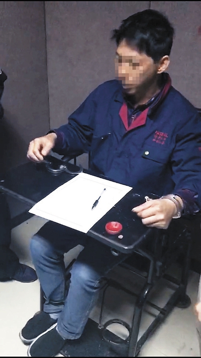 夫妻利用亲生儿子碰瓷骗钱 孩子多次试图逃跑均失败