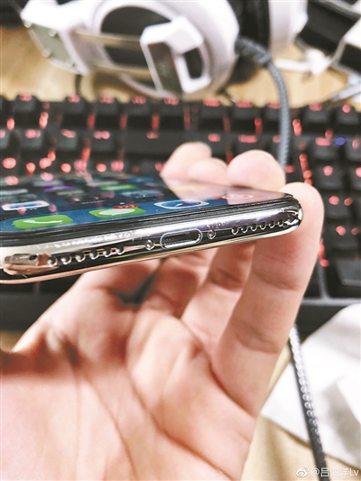 使用不足半月iPhoneX掉漆?