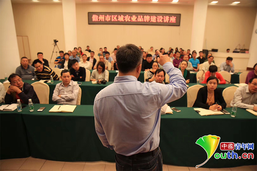 周金枝：转投“农门”不畏天涯海角　誓把绿水青山变金山银山