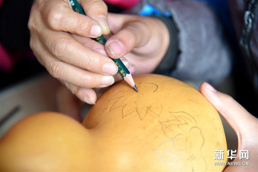 吉林农安:葫芦画进校园