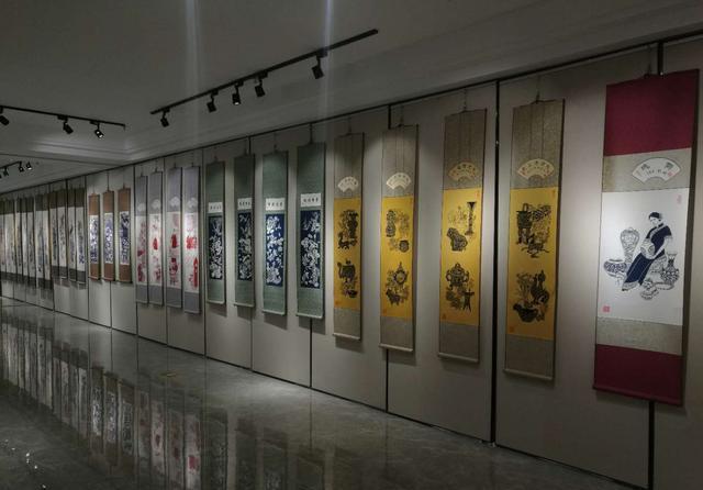 黑龙江流域多民族  剪纸贴画作品巡展
