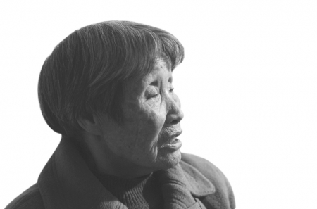 数十年靠拾荒照顾瘫痪女儿 &ldquo;口袋婆婆&rdquo;的