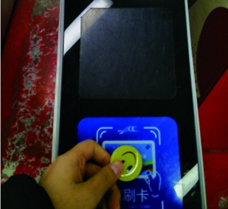 网售公交内部&ldquo;员工卡&rdquo; 有人使用不足两月被封号