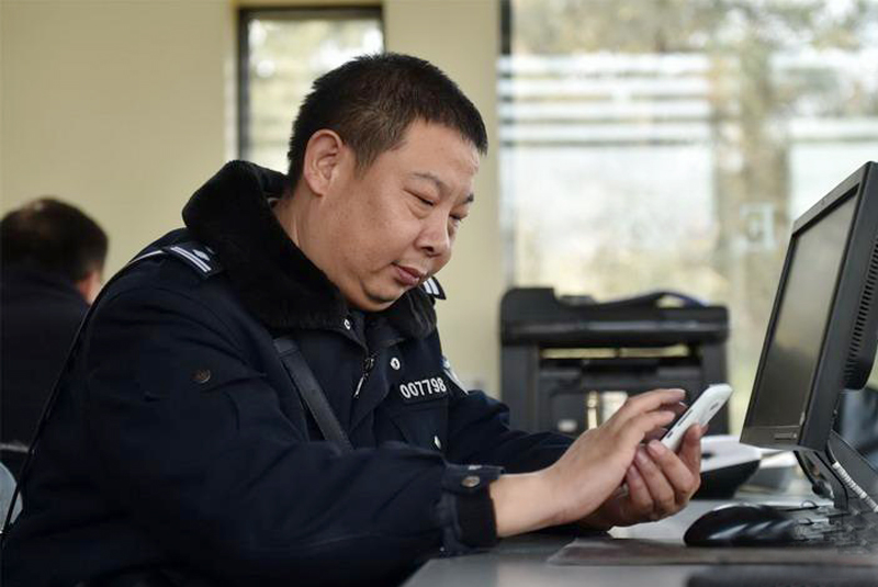 吕建江：互联网时代的民警&ldquo;永不下班&rdquo;