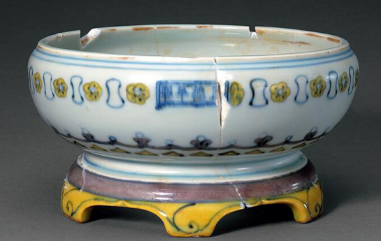 成化朝的斗彩瓷为何在弘治朝断烧又在正德朝复烧