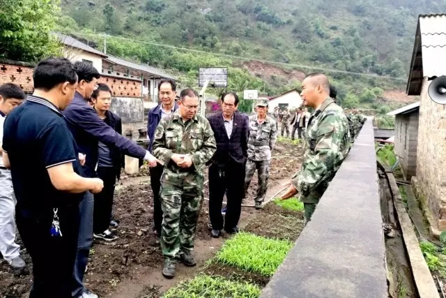 “扶贫战士”连伟:一线扶贫如何按下“精准键”