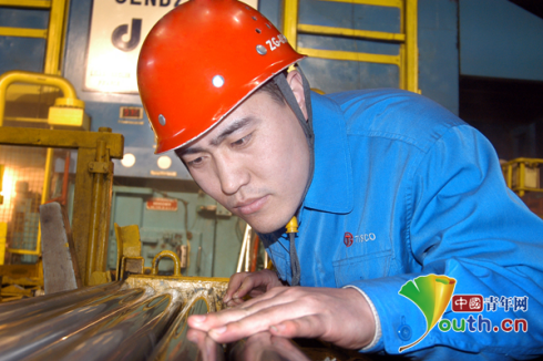 轧钢工人牛国栋：用“牛劲”践行大国工匠精神
