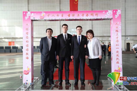 “新疆军嫂”阿依努尔·胡吉汉：二十年苦乐 “军”心与共