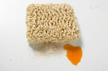 国产方便面危机：不再是绿皮车标配 