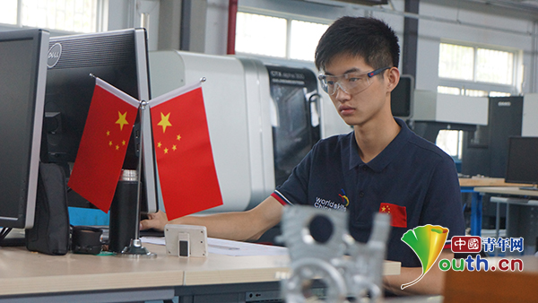 95后世界冠军张志坤:迟到的颁奖典礼 不迟的奋斗青春