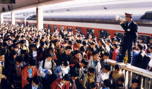 回望春运40年：归家路上的&ldquo;变&rdquo;与&ldquo;不变&rdquo;