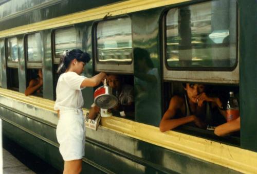 回望春运40年:归家路上的“变”与“不变”