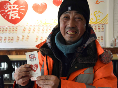 &ldquo;墙上包子&rdquo;温暖城市寒冬