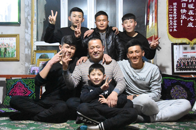 沈建佳:173名各族孩子的&ldquo;爸爸&rdquo;