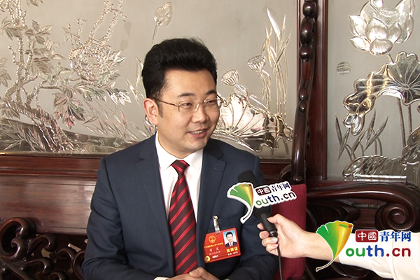 席文代表：记者证换成代表证　期待全球共享中国智慧