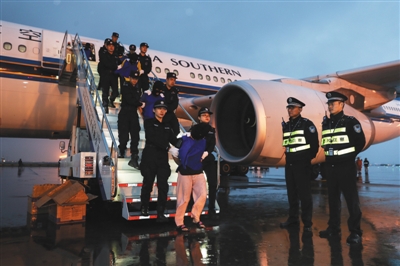 跨境组织卖淫网络9窝点349人被抓