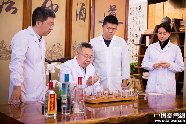 【中国梦&middot;大国工匠篇】一颗匠人心 &ldquo;酒&rdquo;&ldquo;久&rdquo;永流传