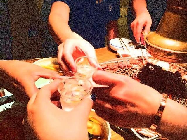 年轻人不爱喝白酒? 那白酒以后还有市场吗?