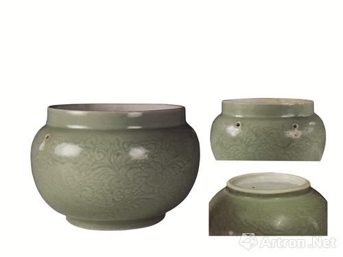 清康熙豆青釉刻缠枝牡丹粥罐