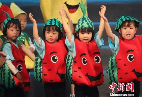 80后父母与10后孩子的童年：欢乐依旧，书香更浓