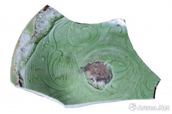 图8 龙泉窑珠光青瓷,釉色偏縁