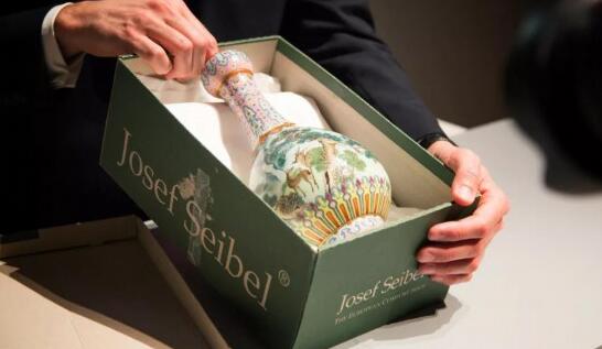 中国遗珍乾隆御瓷于巴黎蘇富比拍出1.5亿港元天价